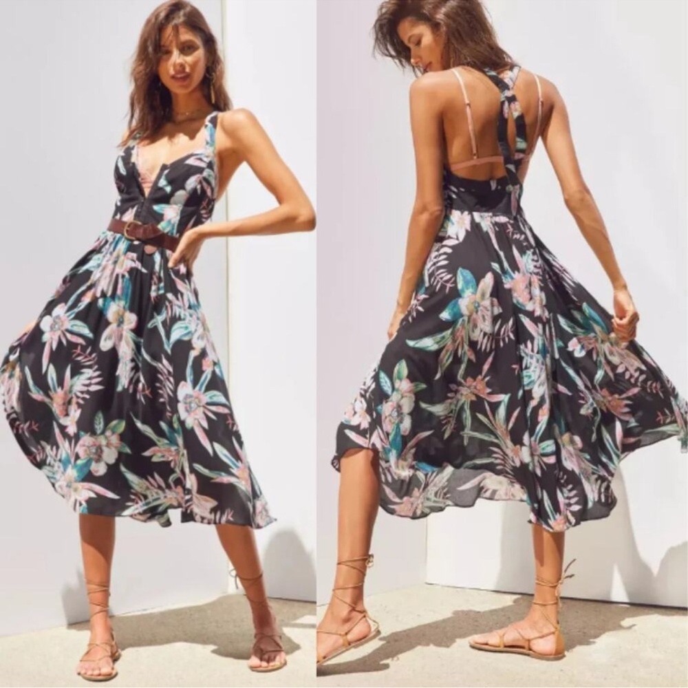 UO Urban Outfitters Kimchi Blue Bermuda Nights Floral Print Dress Size 8 NEW